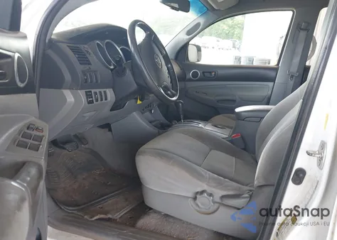 2011 Toyota Tacoma Prerunner V6 z USA, uszkodzony, nr VIN 3TMJU4GN8BM111574